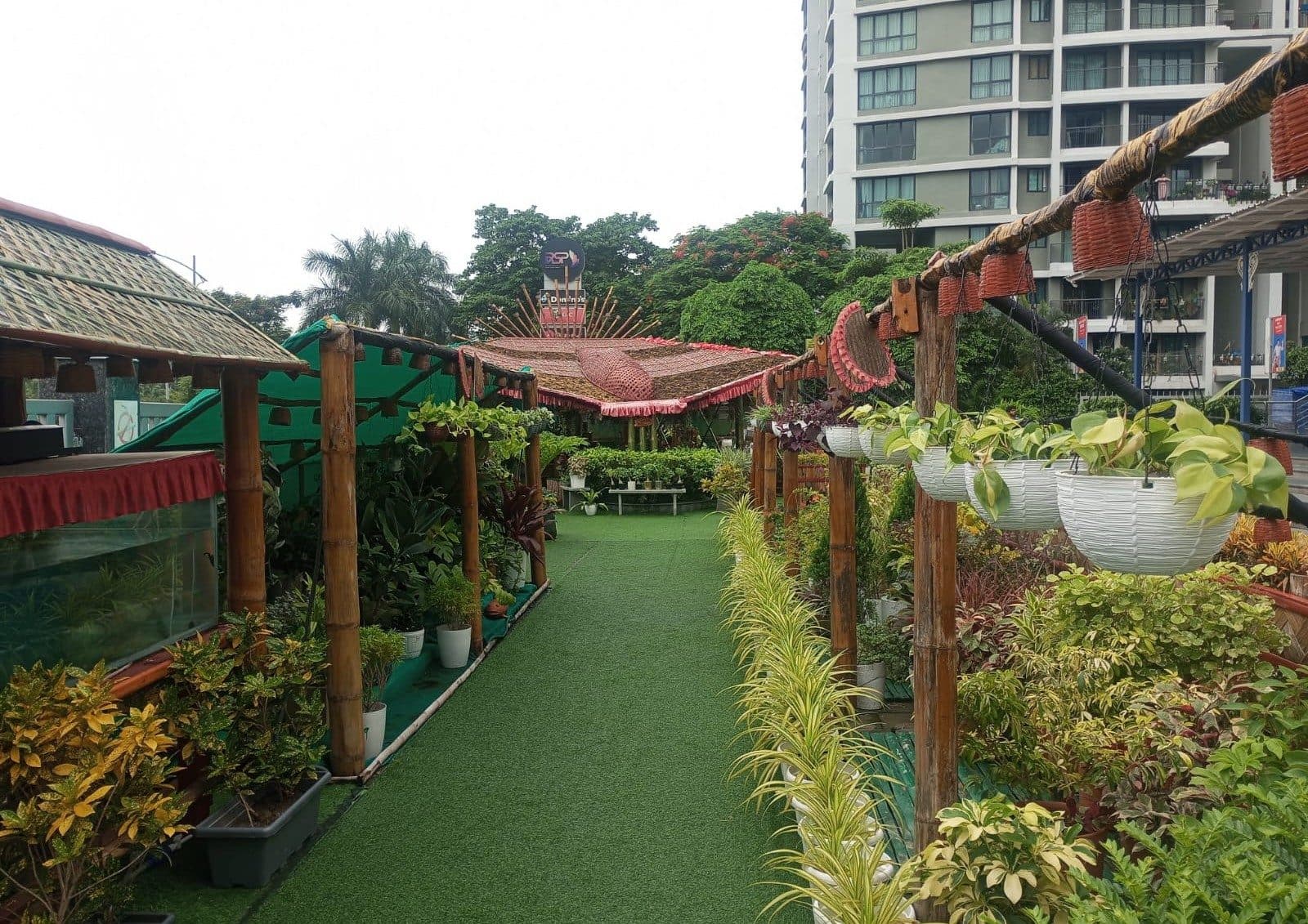 Rosedale Plaza, New Town